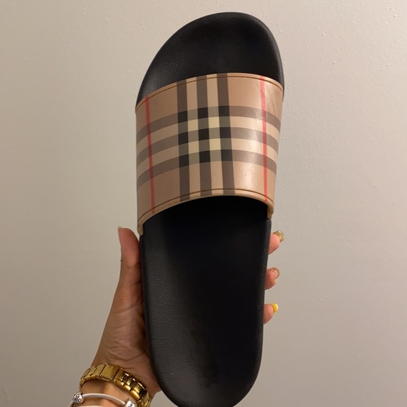 Men’s Burberry slides - Picture 3 of 3